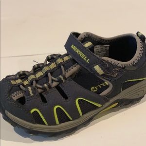 Merrell sandals size 11